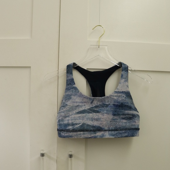 Lululemon Invigorate Racerback Sports Bra Size 6 - Picture 4 of 8